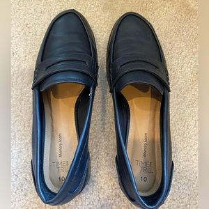 Black Pennyloafers-Like new!